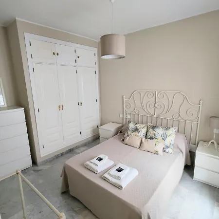 Apartamento Para Dos En San Bernardo Seville Exterior photo