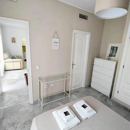 Apartamento Para Dos En San Bernardo Seville Exterior photo